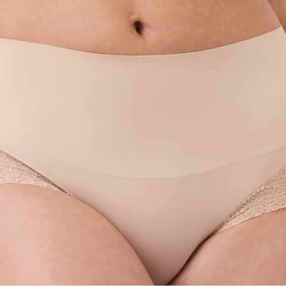 SPANX® 2 Pairs NWT Seamless Lace Trim Undie-tectable Panties - Picture 1 of 6